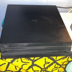 PS4 pro for sell everything works perfect